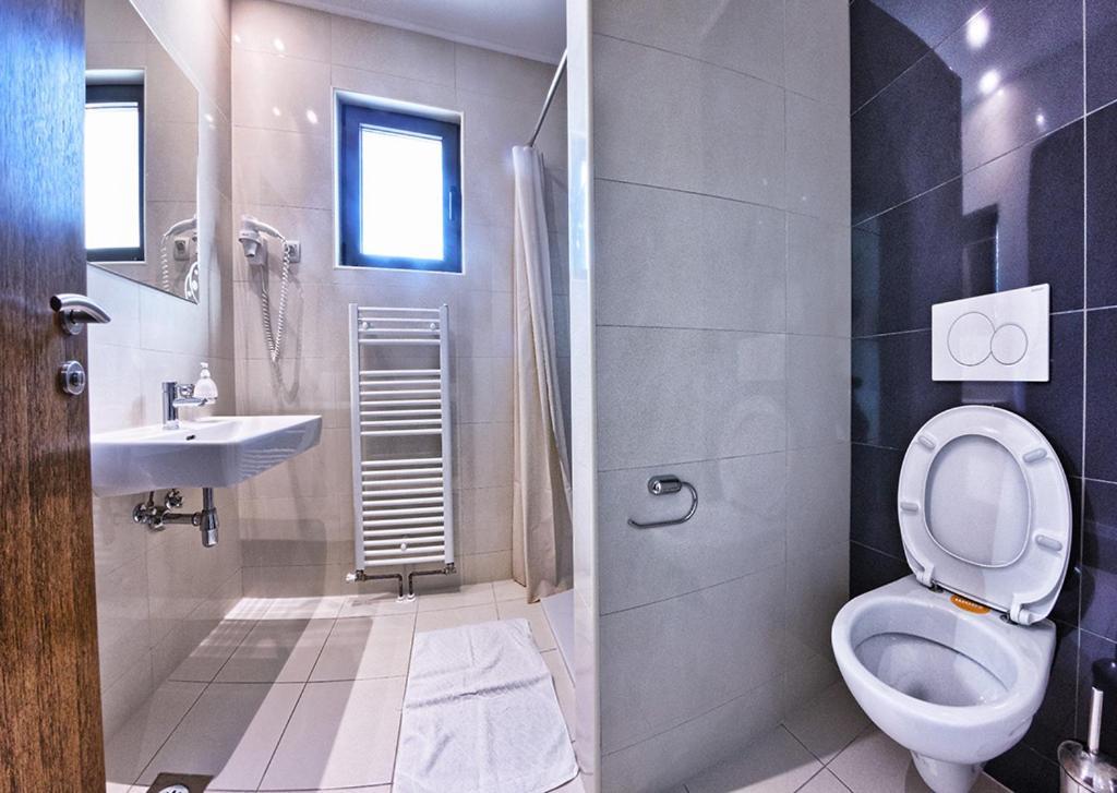 Hotel Nano Дрвеник Екстериор снимка