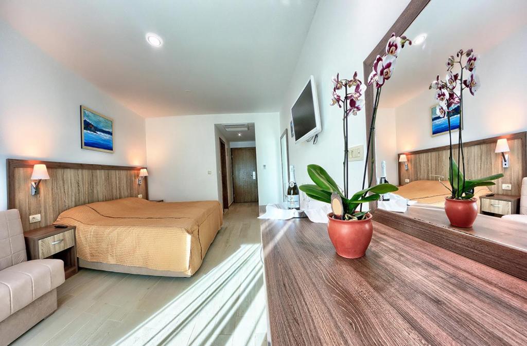 Hotel Nano Дрвеник Екстериор снимка