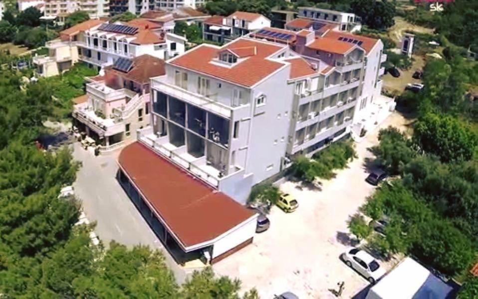 Hotel Nano Дрвеник Екстериор снимка